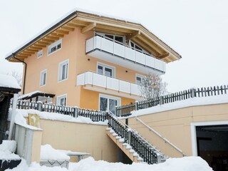 Tiefverschneiter Wintertag