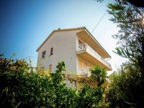 Joli appartement sur les îles croates au milieu de la mer - Malinska - image1