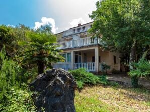 Mooi appartement met terras, op 600 m afstand van het strand! - Malinska - image1