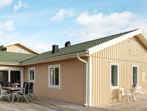 Holiday house 8 person holiday home in MELLBYSTRAND - Laholm - image1