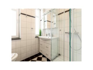 Badezimmer mit Dusche