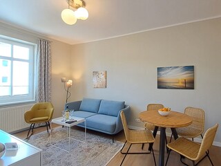 Wohnzimmer mit Essbereich