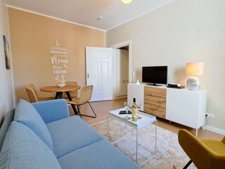 Wohnzimmer mit Essbereich