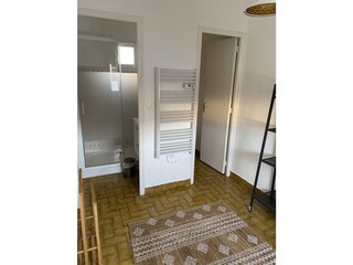 Bathroom upstairs, shower and toilette