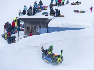 Staffnerhof-Reifenrutschen-und-Snowtubing