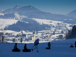 Kaiserwinkl-Urlaub-Winteraktivitaeten-Snowtubing