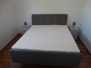 Schlafraum unten Boxspringbett 180 x 200