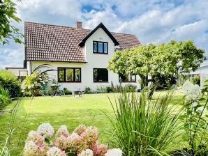 Holiday house On Fejø with a view of the Baltic Sea - Torrig - image1