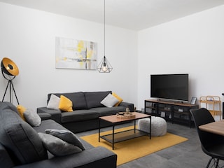 Küche und Wohnzimmer