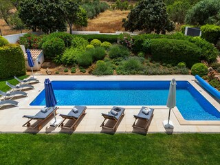 Villa Tunes  13