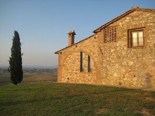 Farmhouse Siena Outdoor Recording 17