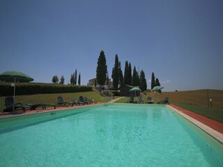 Farmhouse Siena Outdoor Recording 14