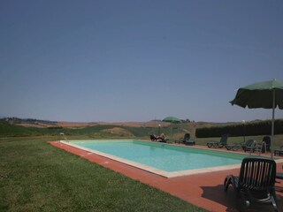 Farmhouse Siena Outdoor Recording 6