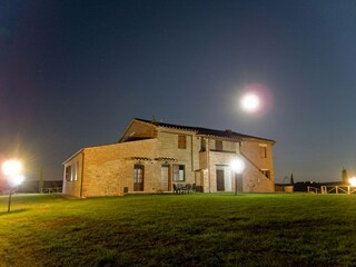 Farmhouse Siena Outdoor Recording 7