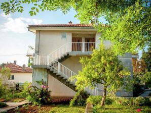 Ruim appartement in Malinska op Krk met een balkon - Malinska - image1