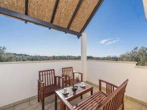 Maison de vacances Maison à Novigrad avec Piscine Privée