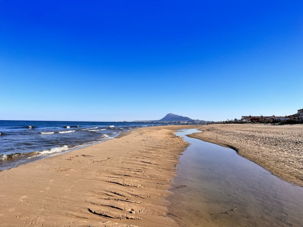 Strandwandern am kilometerlangen Sandstrand