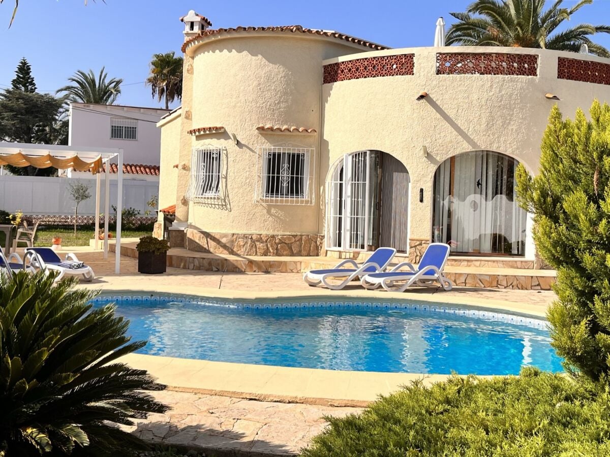 Holiday house Beach and Sea House