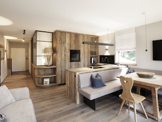 Offene, helle Küche