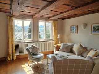 Sonniger Wohnraum, historischer Charme & Seeblick