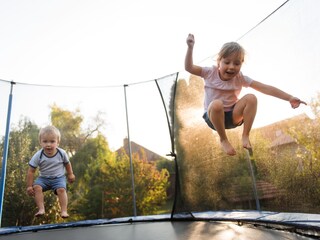 Trampolin im Garten