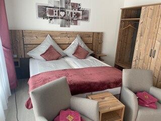 Schlafzimmer 1
