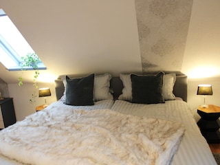 Schlafzimmer 2, Boxspringbett