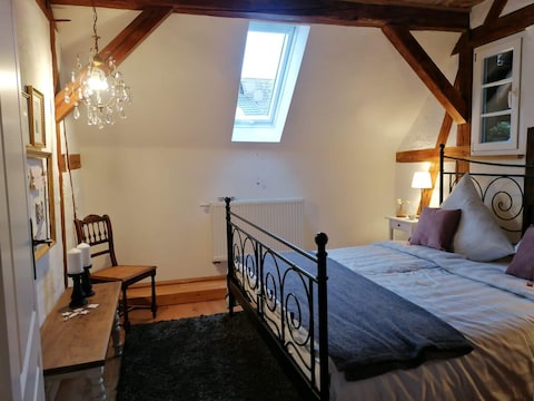 Ferienwohnung Kleiner Hof - Rosenrot