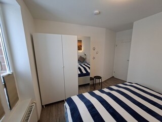 Elternschlafzimmer Kleiderschrank mit Spiegel