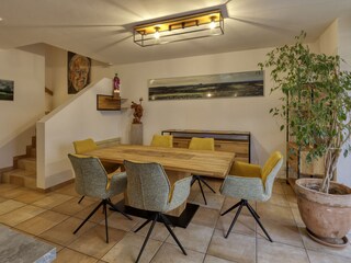 Die Wohnküche mit Essbereich im EG