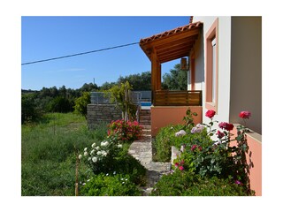 Vacation house on Crete with green garden