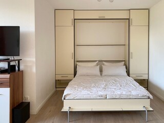 Schrankbett 160 x 200 cm