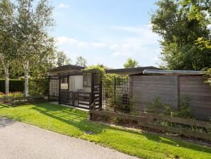 Bungalow Gemütliches Chalet mit schöner Terrasse in der Nähe des historischen Goedereede - Goedereede - image1