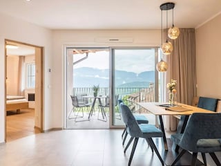FW 4 Essbereich Balkon