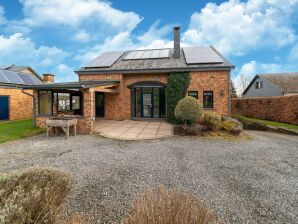 Ferienhaus in Lierneux mit Whirlpool