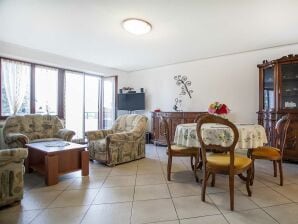 Apartment CADEMIA Ferienwohnung mit 2 Schlafzimmern 2 (kat)