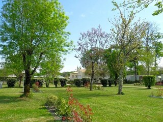 Holiday park L'Aiguillon-sur-Vie Environment 28