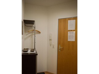 Eingangsbereich mit Garderobe in der Ferienwohnung Inselblume 03 auf Fehmarn