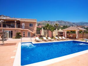 Villa Antura private heated 50sqm pool, gym