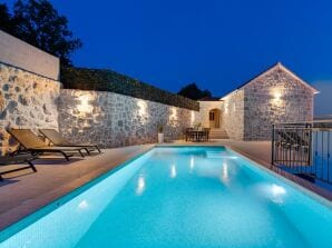 Villa KING with pool 3km from sea - Nemira - image1