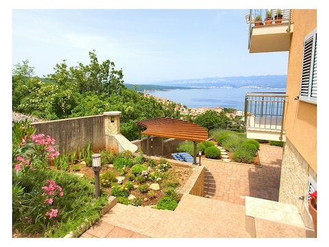 Ferienwohnung Mema – Studio mit 50 m² großer Terrasse und Panoramablick aufs Meer