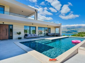 Villa Zariva avec piscine et vue panoramique sur la montagne - Vinjerac - image1