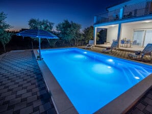 Holiday house Slavica with pool - Galovac - image1