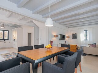 Villa Dobropoljana Features 25