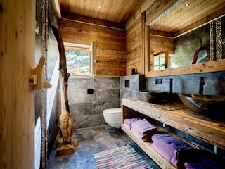 Badezimmer/ WC mit Fenster