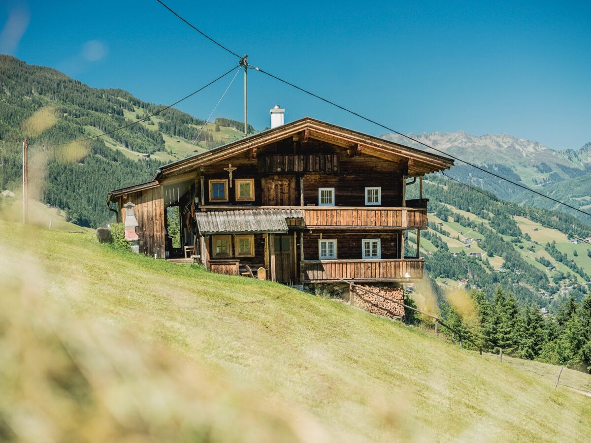 Alpine hut Hippach Outdoor Recording 1