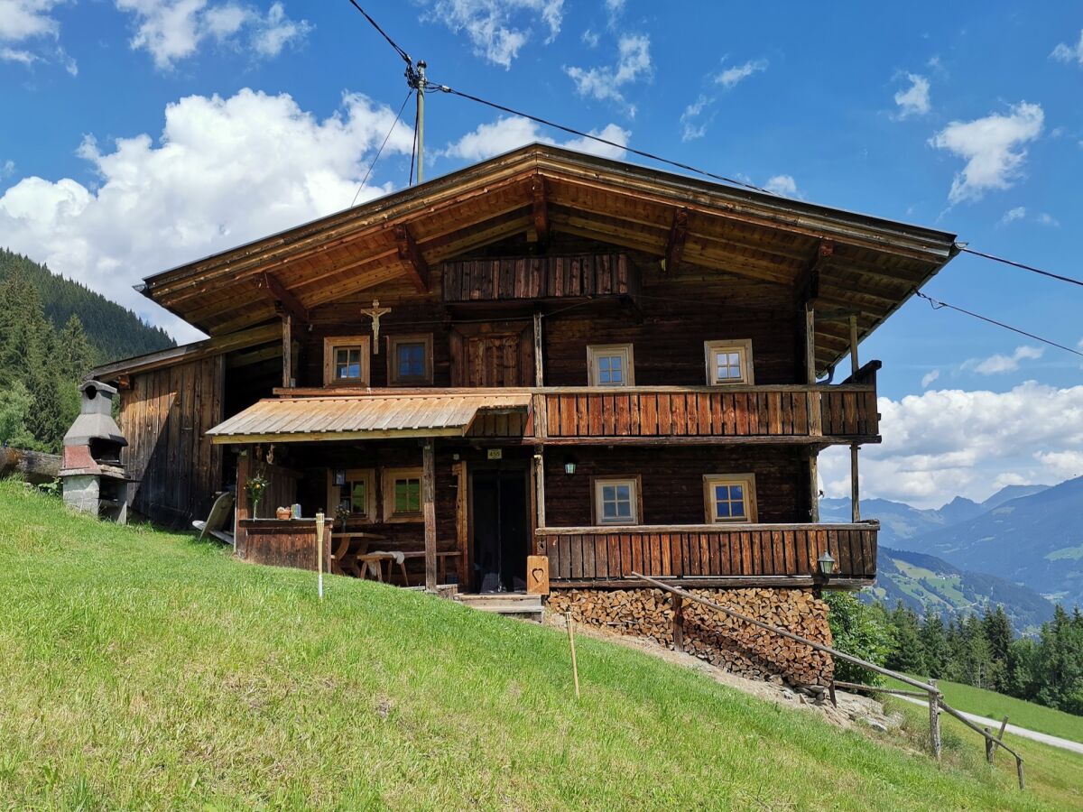 Alpine hut Hippach Outdoor Recording 1