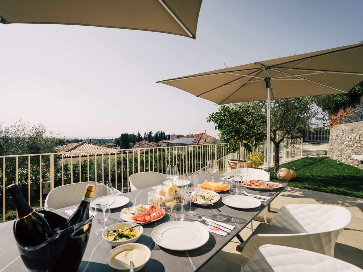 Terrasse mit Seeblick