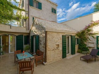 Villa Supetar Buitenaudio-opname 16