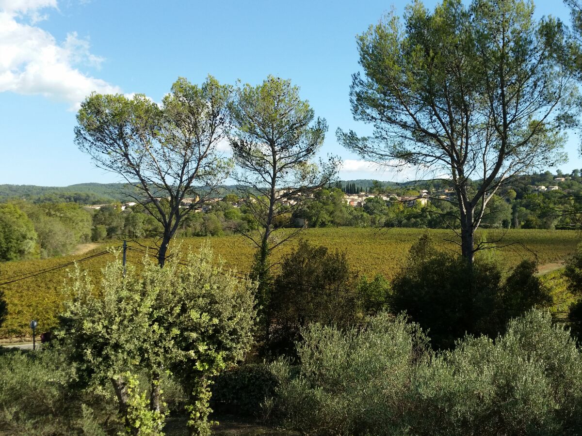 Blick  von der Terrasse auf Carces